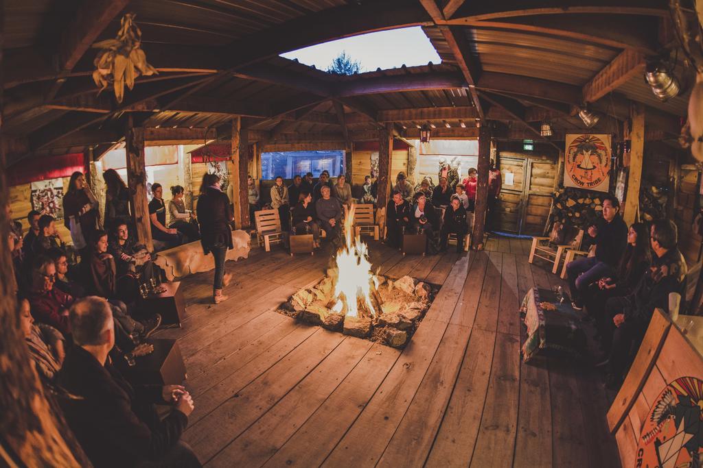 Les Tipis Du Bonheur De Vivre Hotel Brûlon Kültér fotó